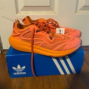 ADIDAS BY STELLA MCCARTNEY
ULTRABOOST SPEED
Dusted Clay/Crew Orange/Chalk Coral